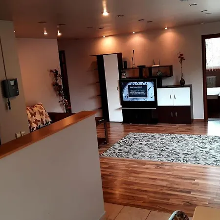 Laurentiu - Etaj.1 Apartamento *