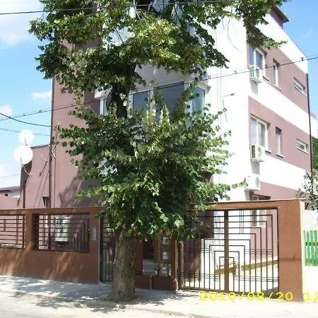 Laurentiu - Etaj.1 Apartment Bucharest