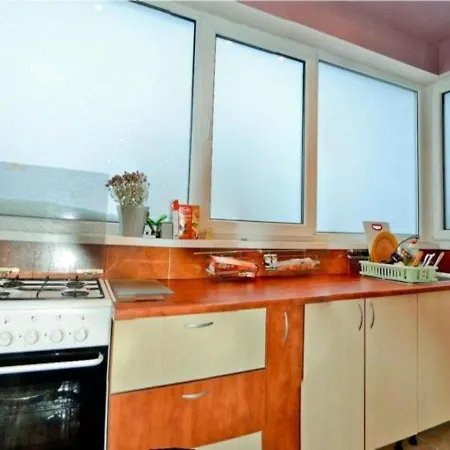 Laurentiu - Etaj.1 Βουκουρέστι